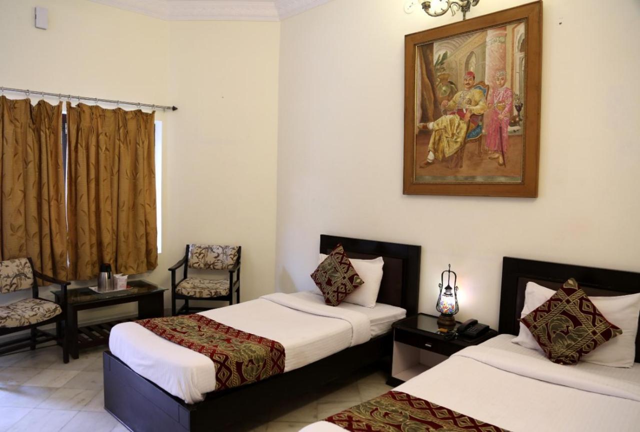 Hotel Karan Villas Kota  Ngoại thất bức ảnh
