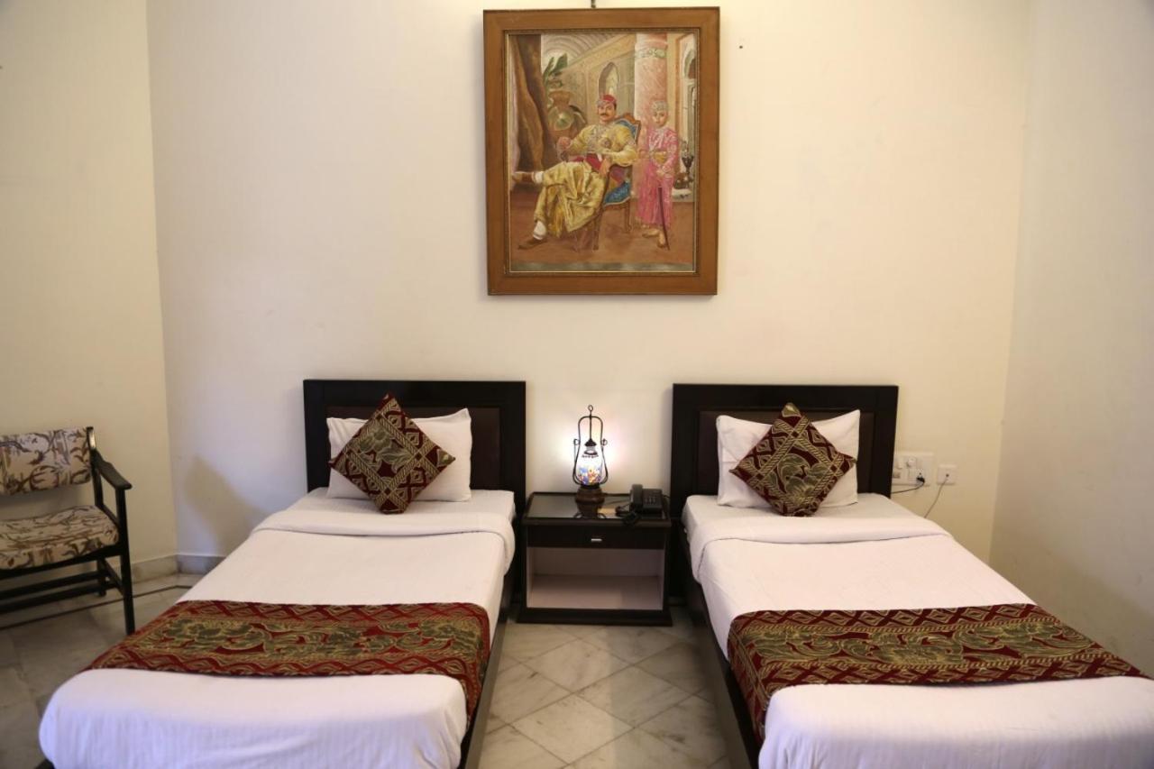 Hotel Karan Villas Kota  Ngoại thất bức ảnh