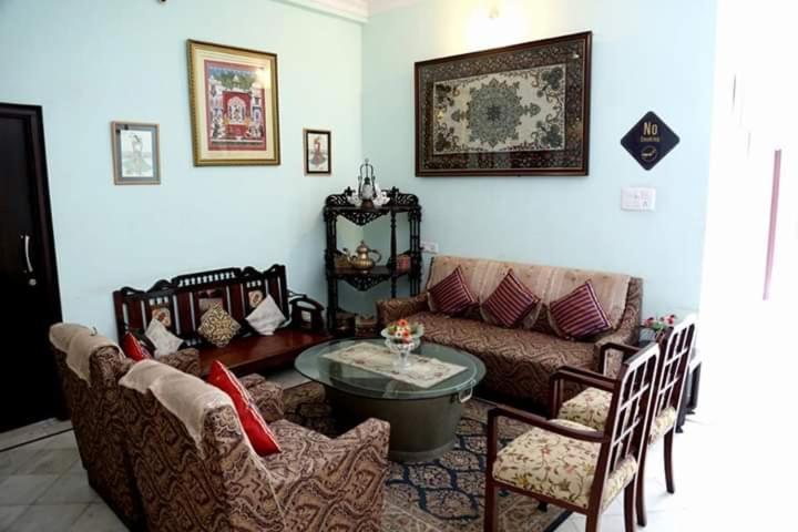 Hotel Karan Villas Kota  Ngoại thất bức ảnh